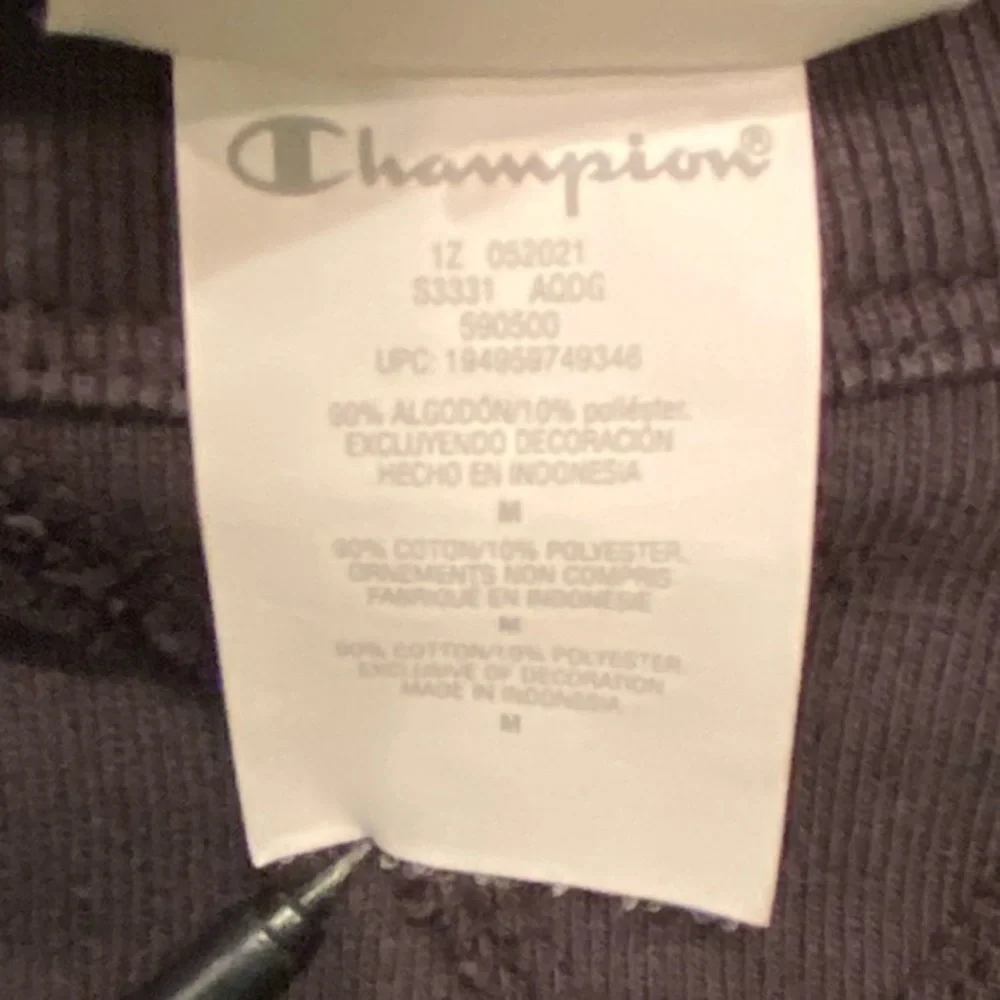 Champion, distressed‎ pullover hoodie with kangaroo pocket. size M